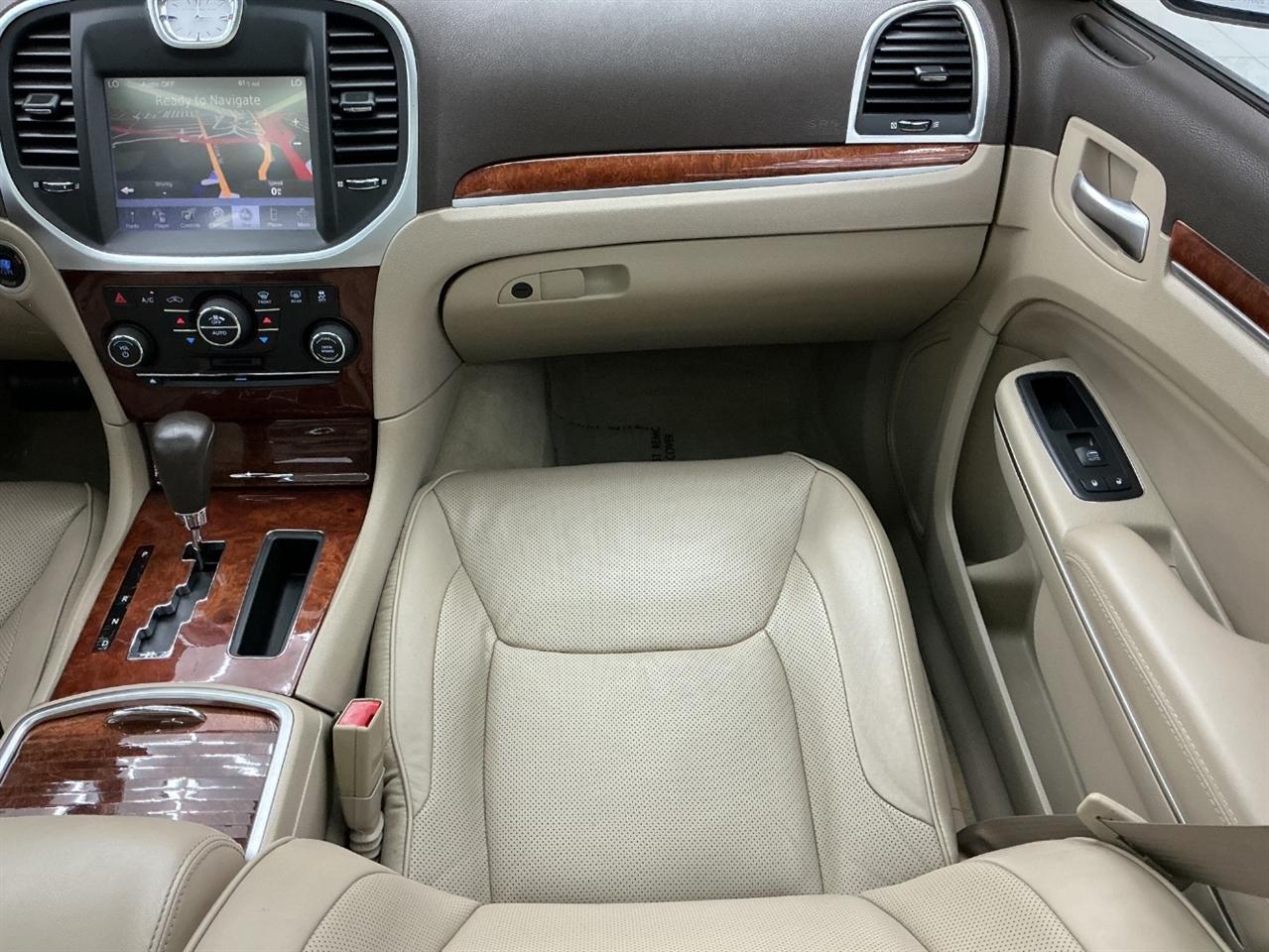Chrysler 300 4dr Sdn 300C AWD 2011