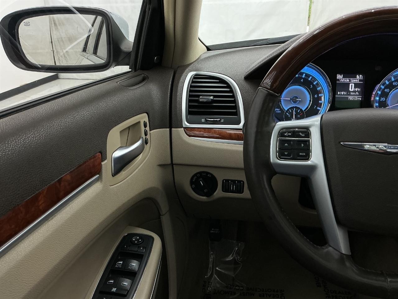 Chrysler 300 4dr Sdn 300C AWD 2011