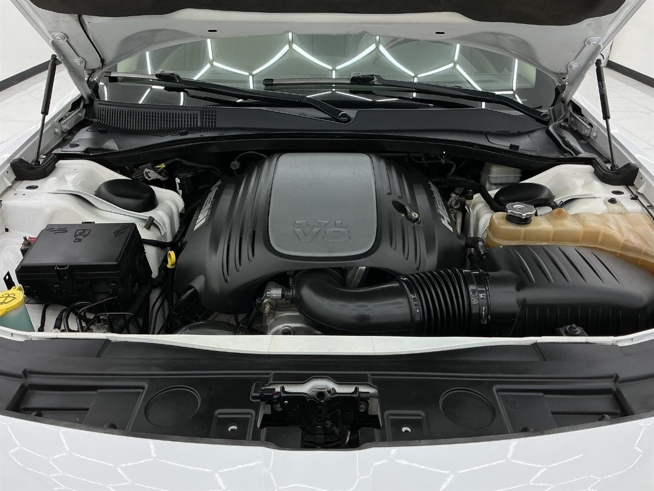 Chrysler 300 4dr Sdn 300C AWD 2011