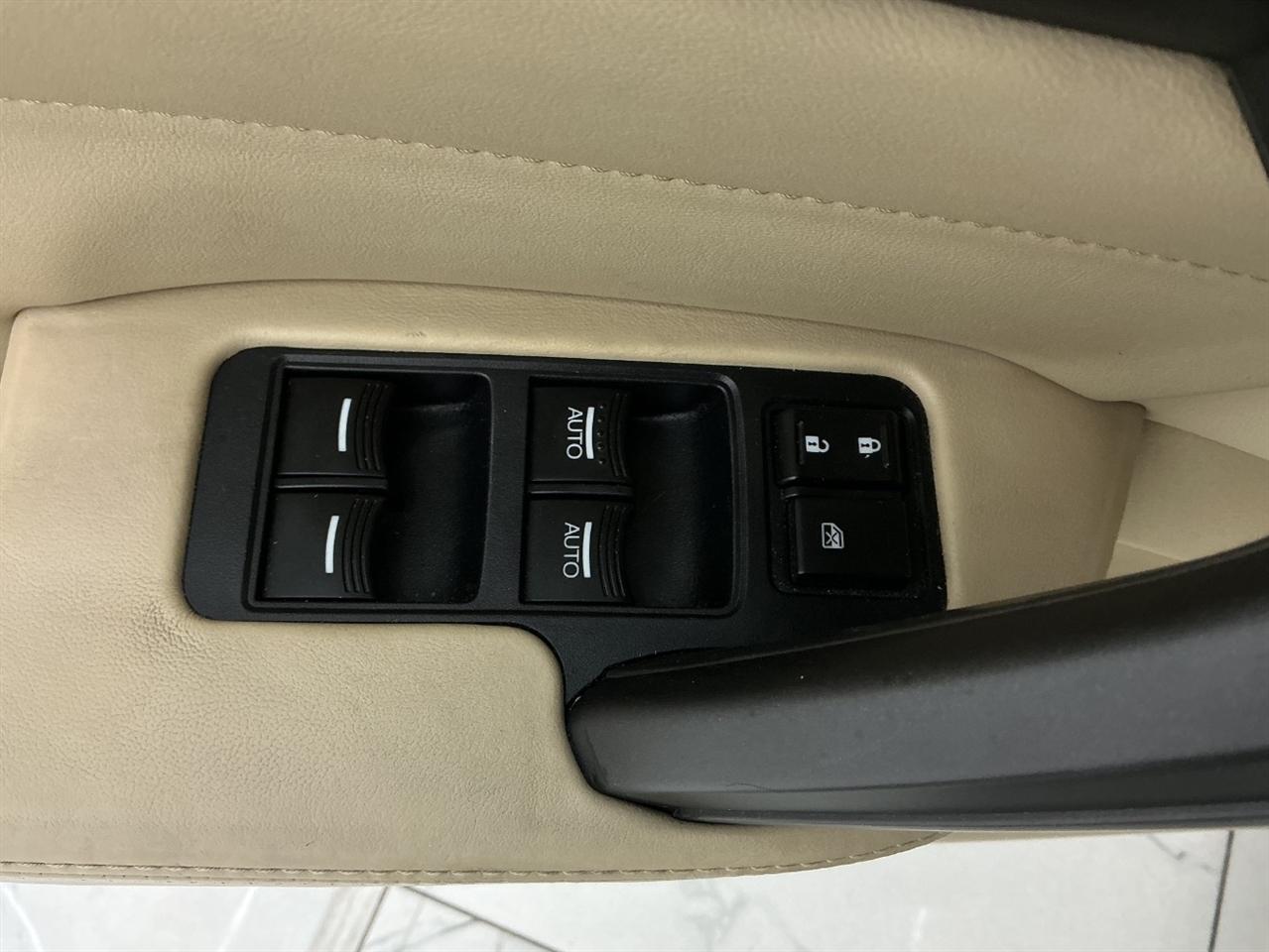 Acura TL 4dr Sdn Auto 2WD Tech 2014