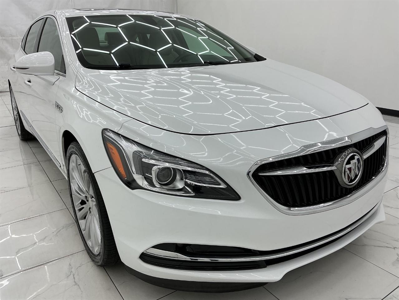 Buick LaCrosse 4dr Sdn Essence FWD 2017