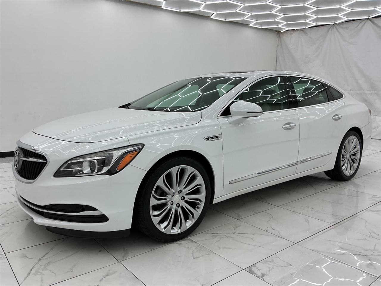 Buick LaCrosse 4dr Sdn Essence FWD 2017