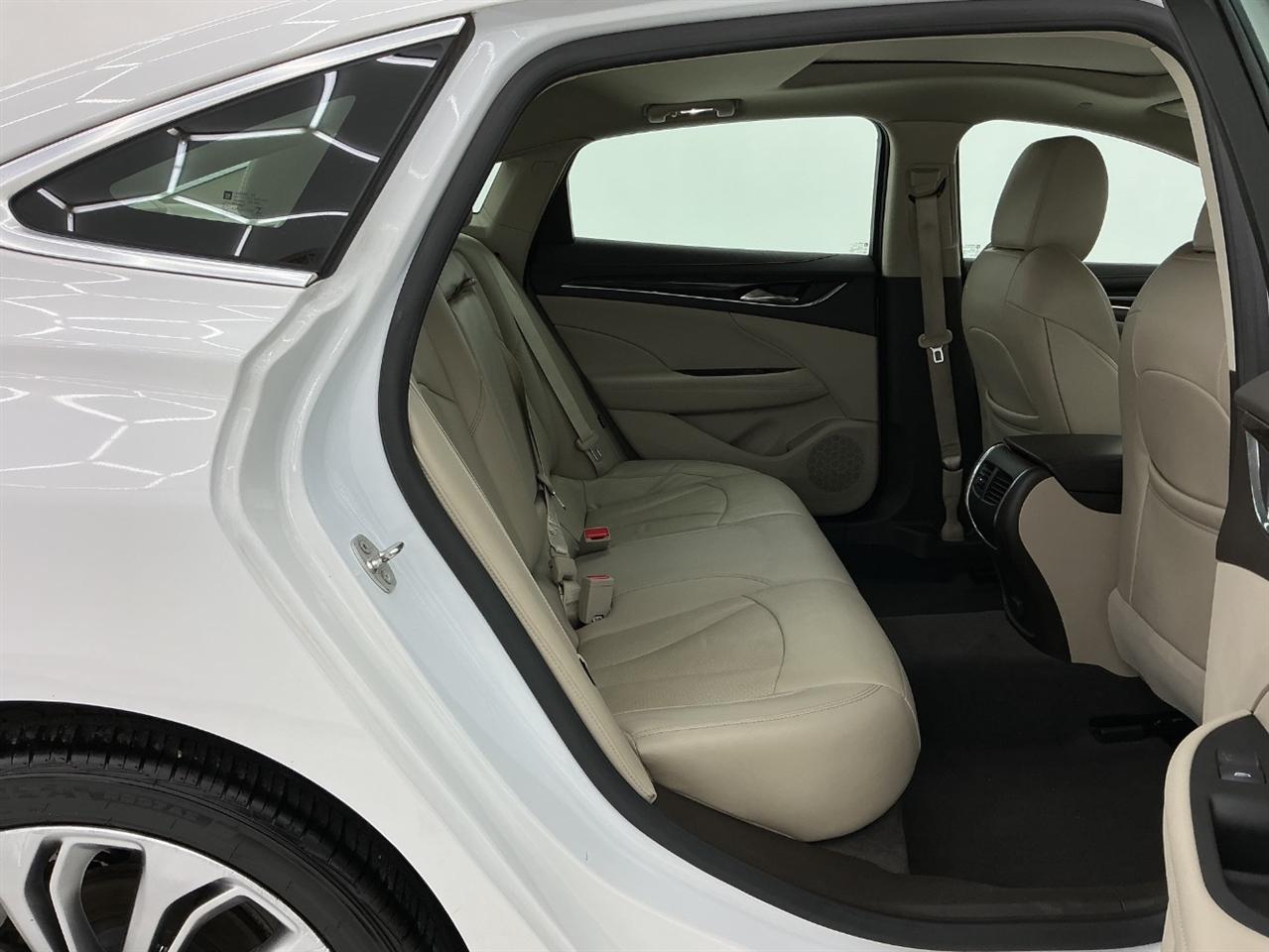 Buick LaCrosse 4dr Sdn Essence FWD 2017
