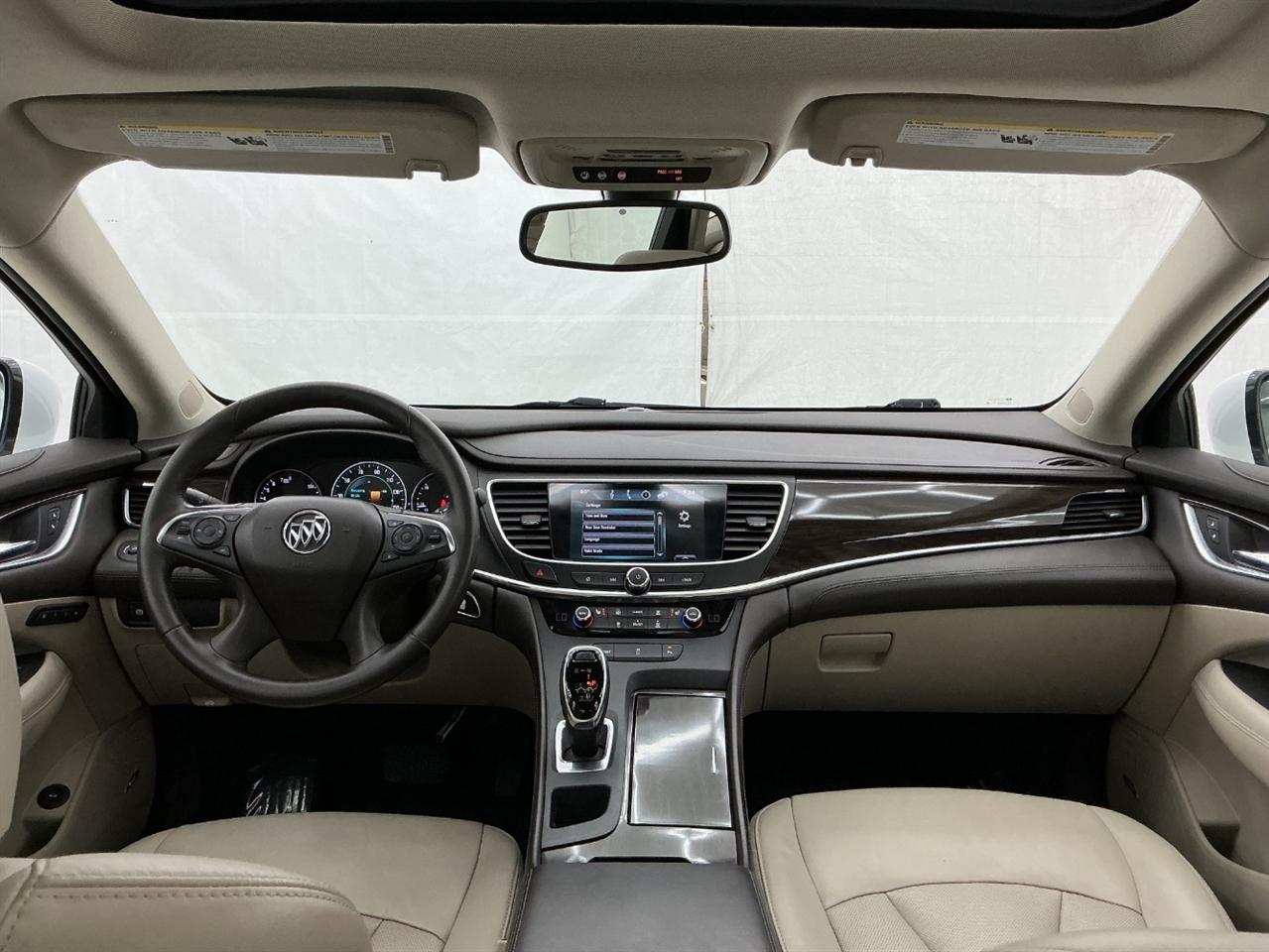 Buick LaCrosse 4dr Sdn Essence FWD 2017