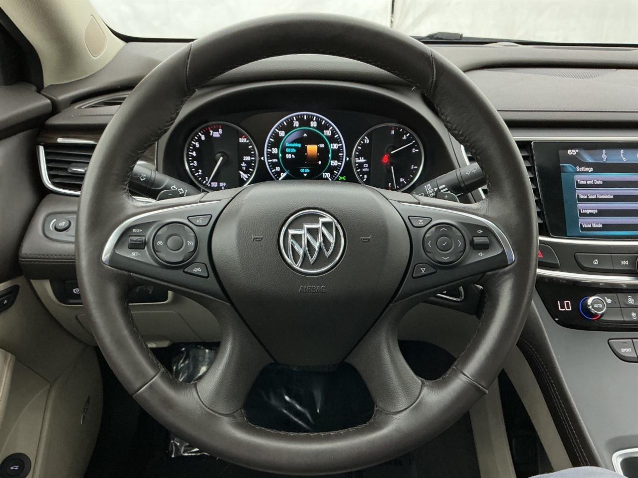 Buick LaCrosse 4dr Sdn Essence FWD 2017