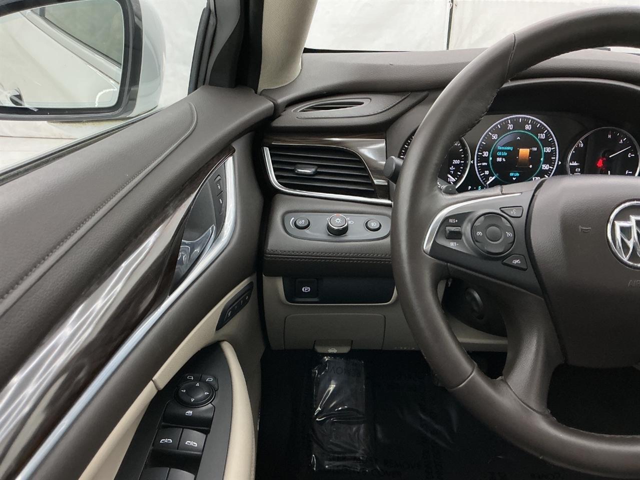 Buick LaCrosse 4dr Sdn Essence FWD 2017