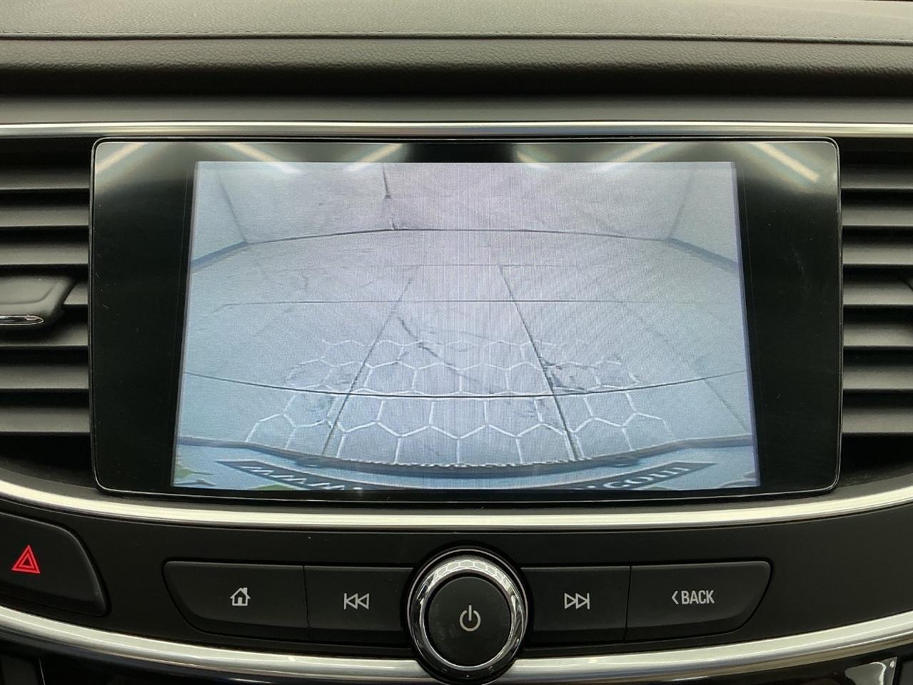 Buick LaCrosse 4dr Sdn Essence FWD 2017