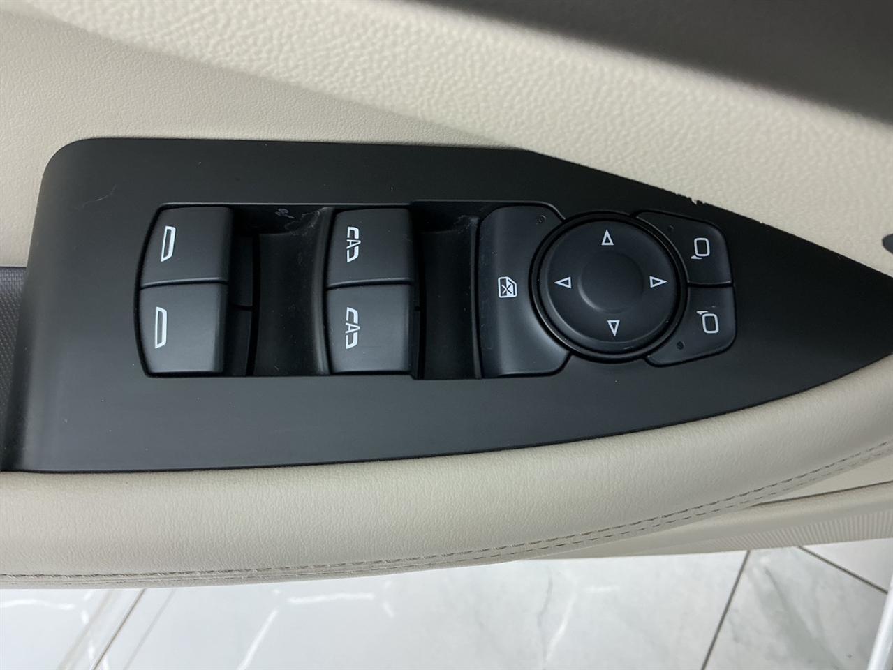 Buick LaCrosse 4dr Sdn Essence FWD 2017