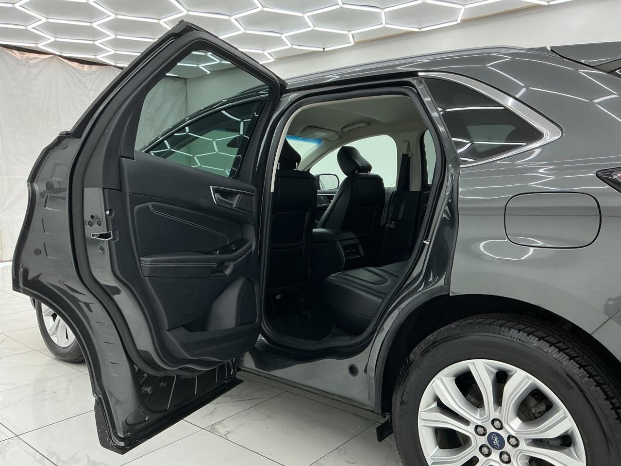 Ford Edge Titanium FWD 2020