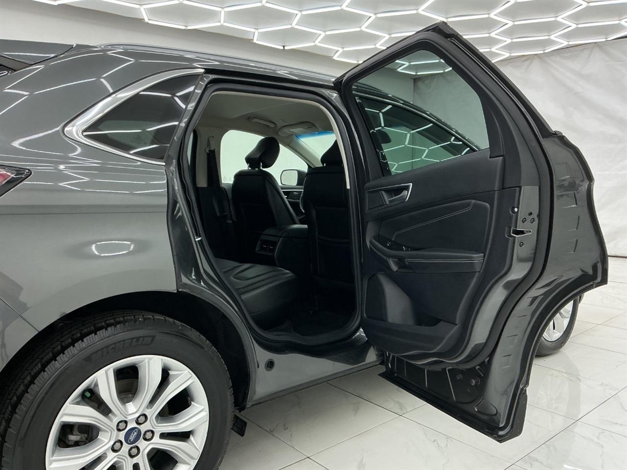 Ford Edge Titanium FWD 2020
