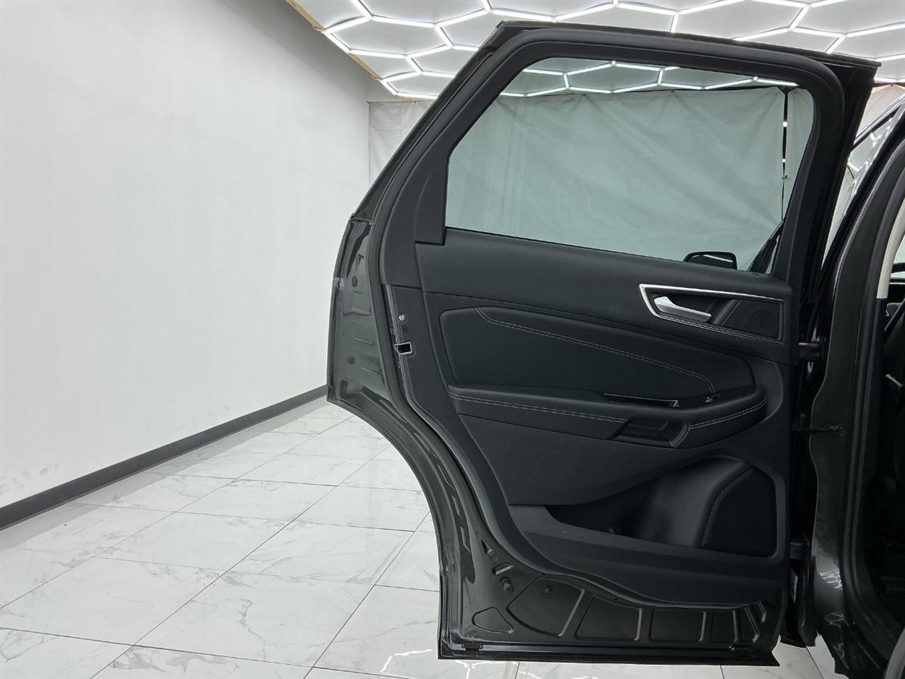 Ford Edge Titanium FWD 2020