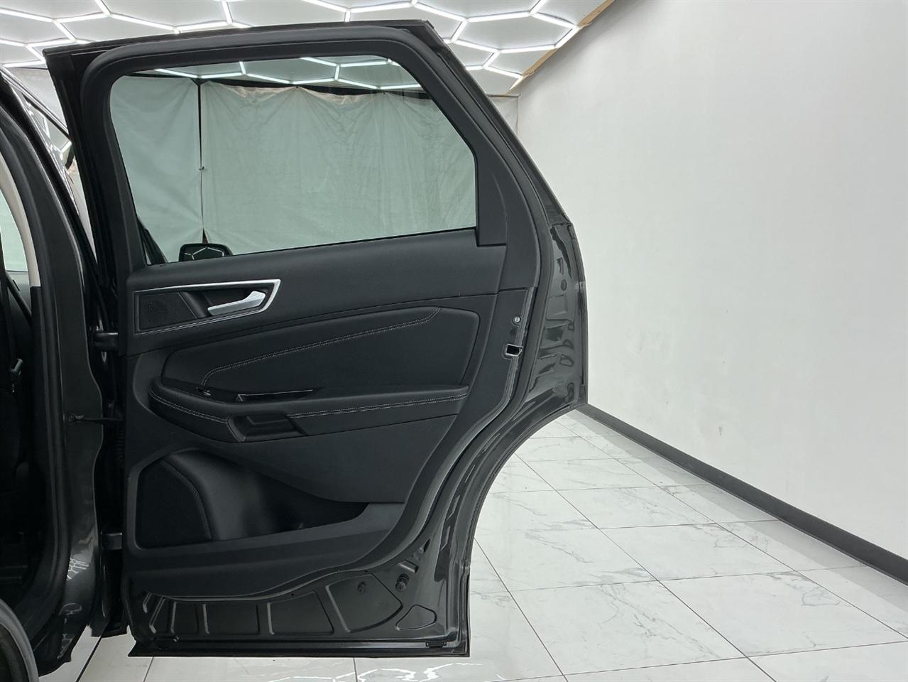 Ford Edge Titanium FWD 2020
