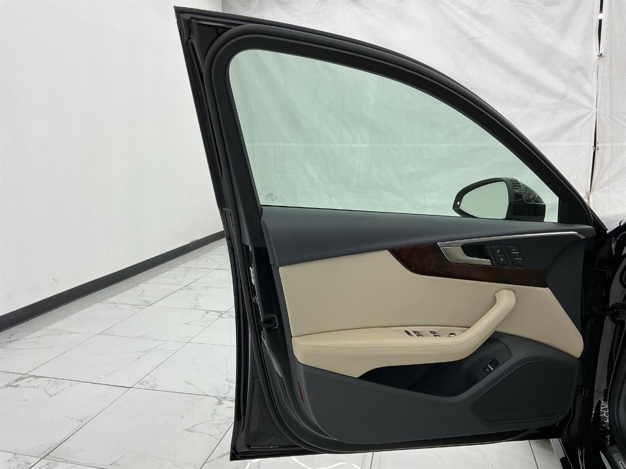 Audi A4 Premium Plus 45 TFSI quattro 2019