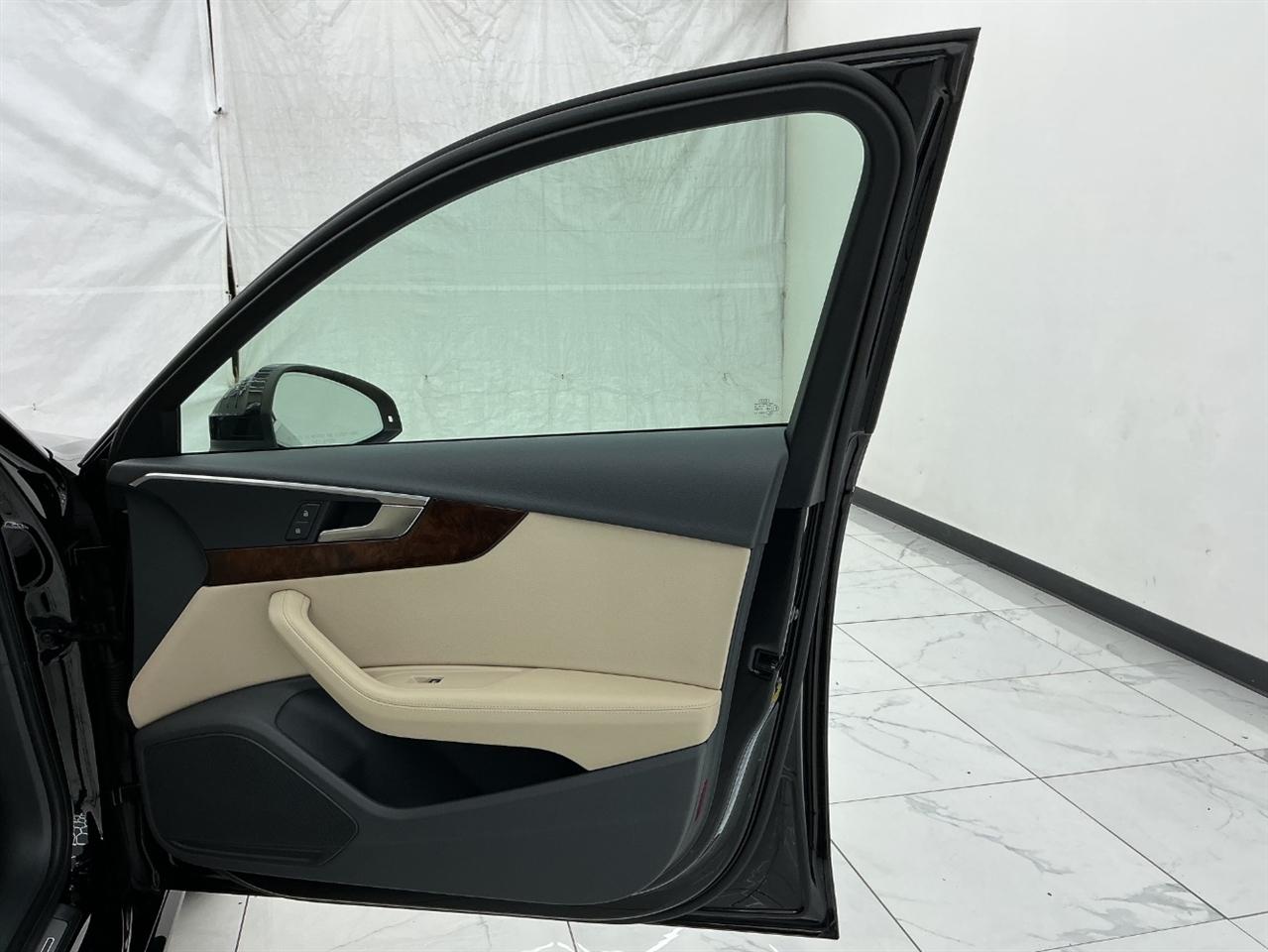 Audi A4 Premium Plus 45 TFSI quattro 2019