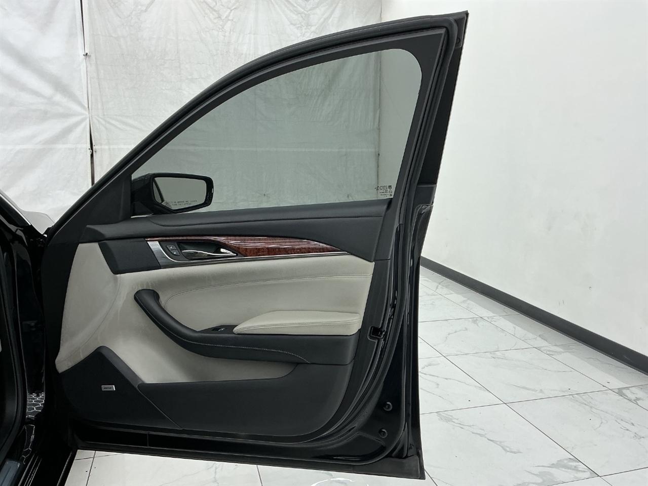 Cadillac CTS 4dr Sdn 2.0L Turbo AWD 2017