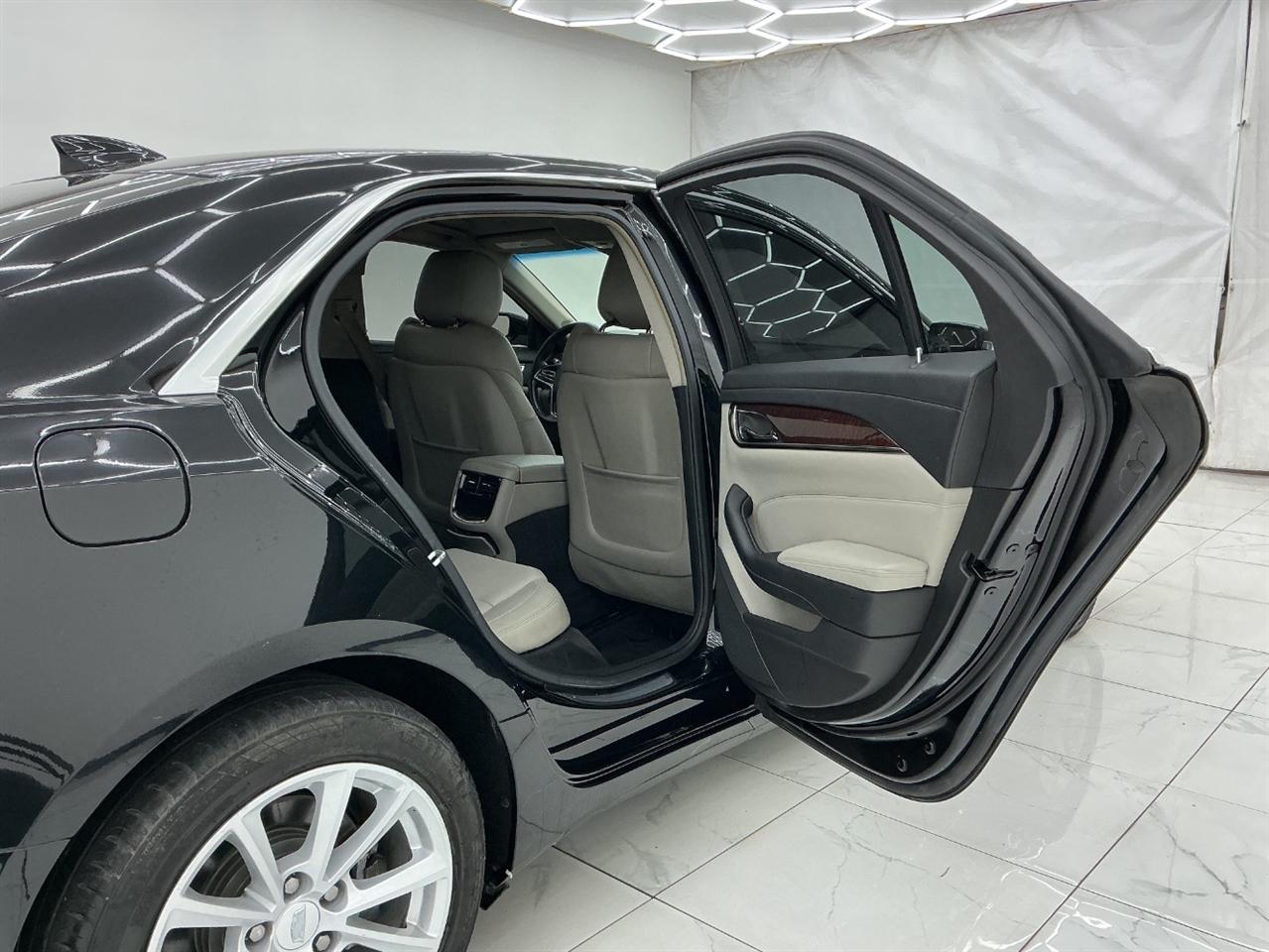 Cadillac CTS 4dr Sdn 2.0L Turbo AWD 2017