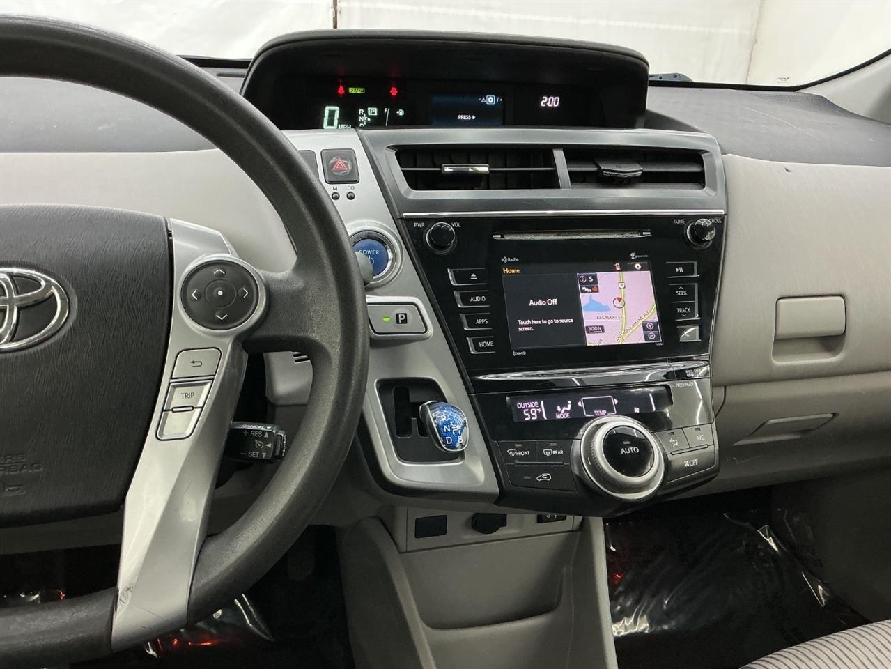 Toyota Prius V Three (Natl) 2017
