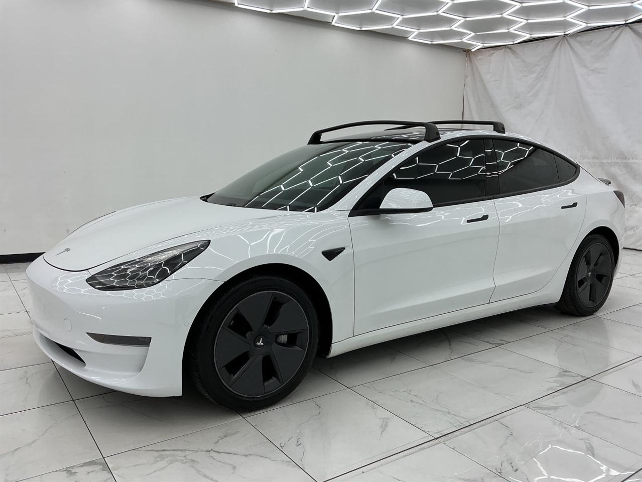 Tesla Model 3 Standard Range Plus RWD 2021