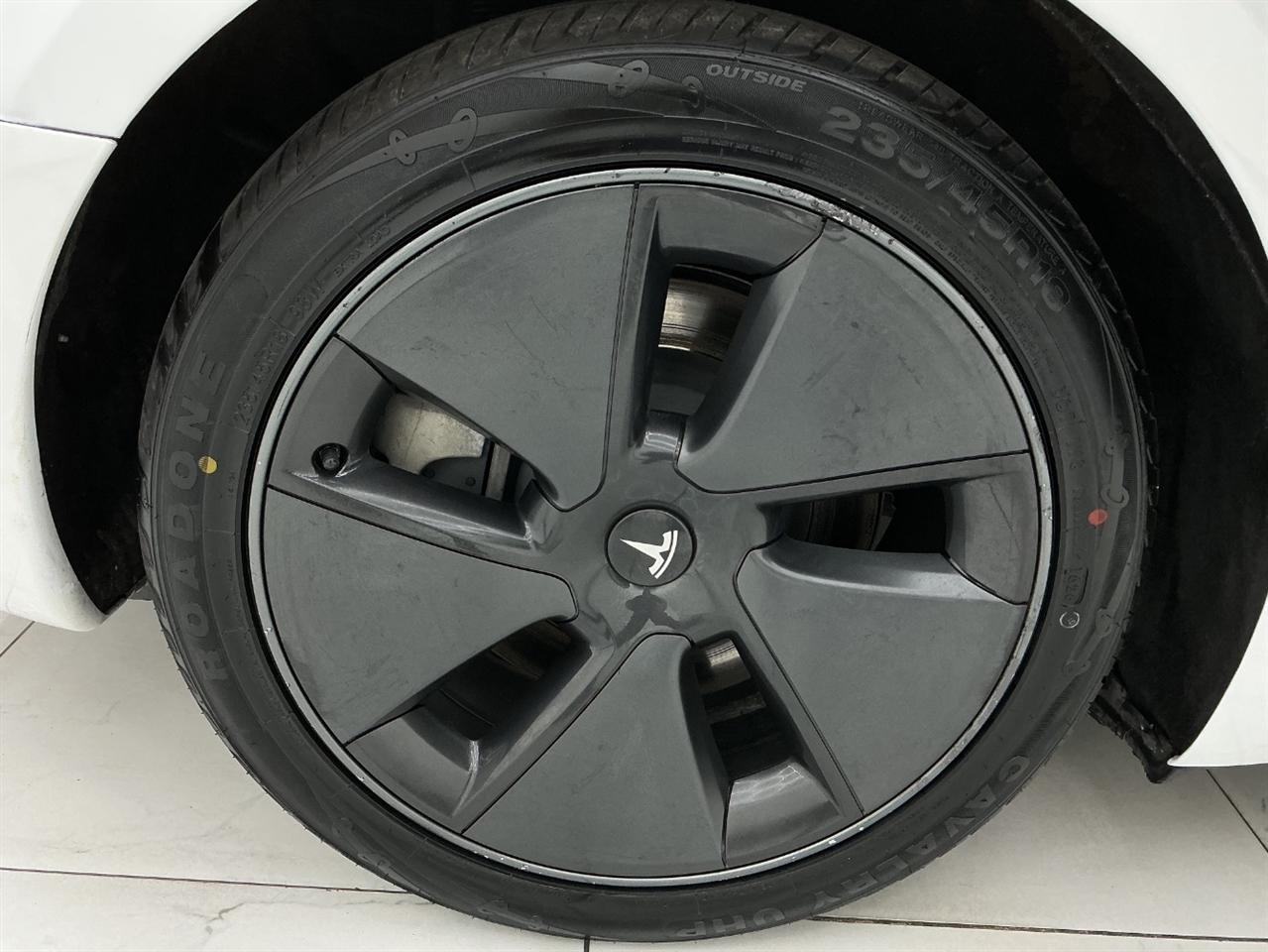 Tesla Model 3 Standard Range Plus RWD 2021