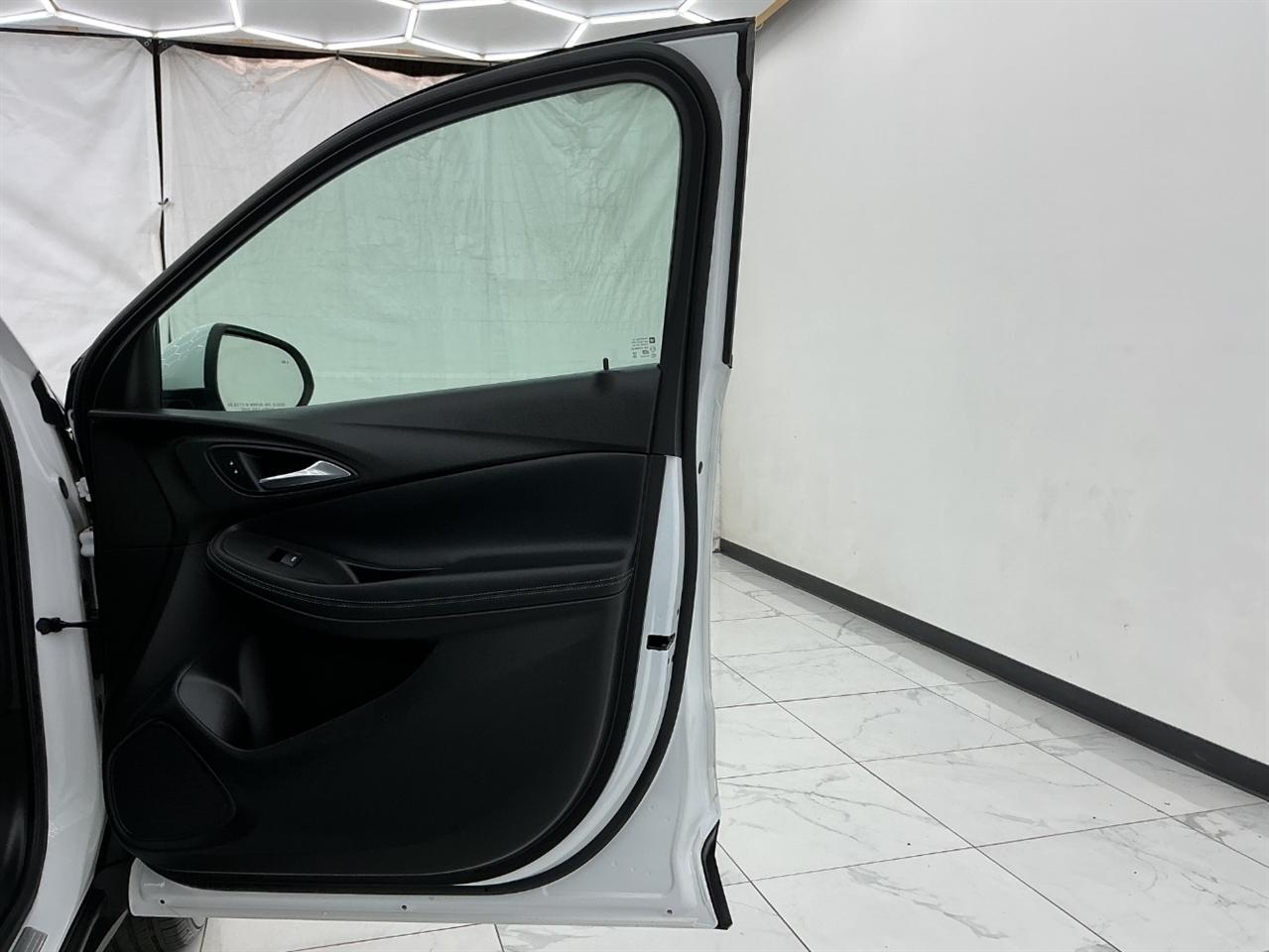 Buick Encore GX FWD 4dr Select 2021