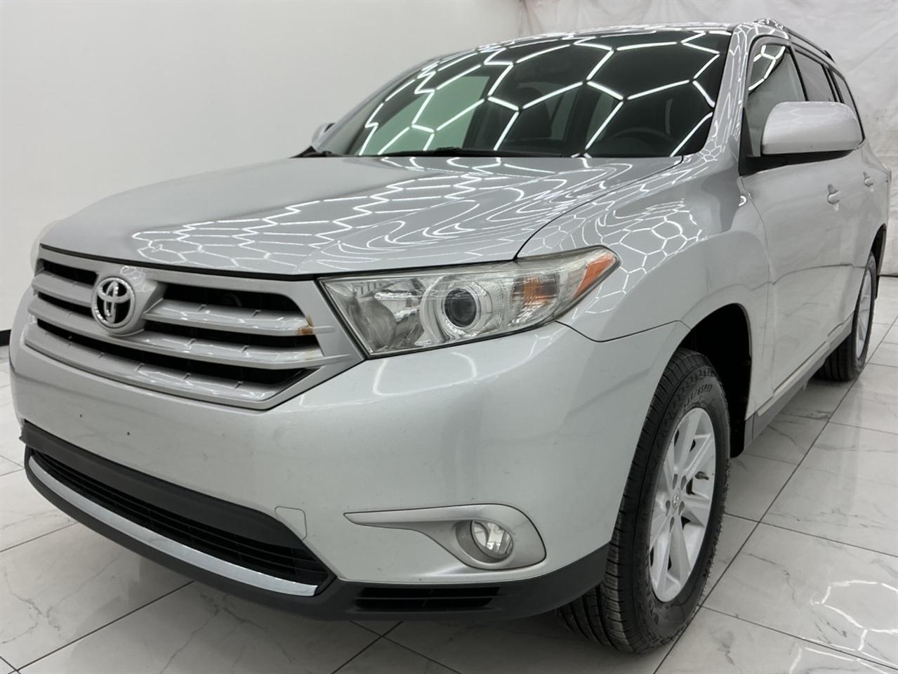 Toyota Highlander 4WD 4dr V6 (Natl) 2012