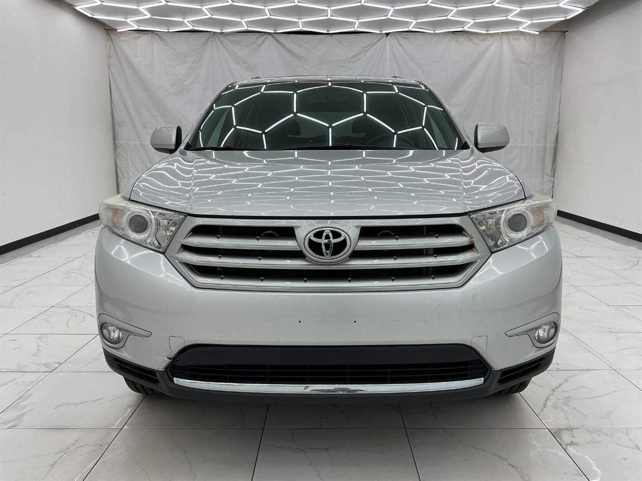 Toyota Highlander 4WD 4dr V6 (Natl) 2012