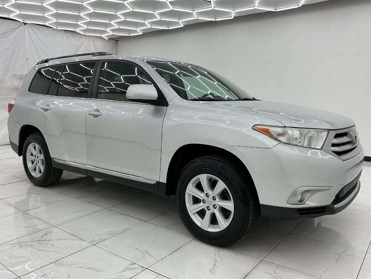 Toyota Highlander 4WD 4dr V6 (Natl) 2012