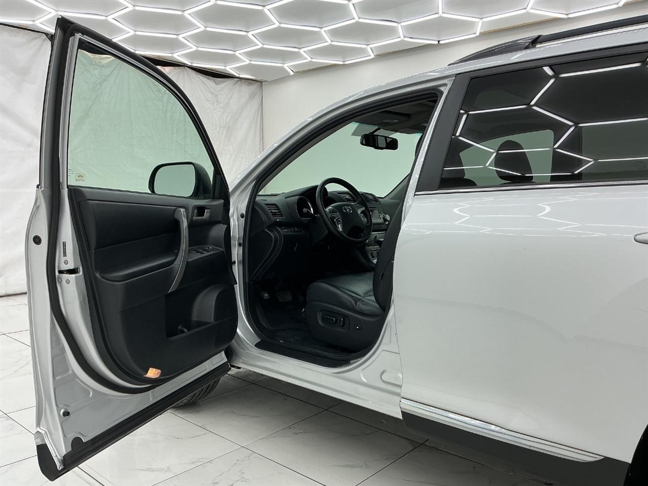 Toyota Highlander 4WD 4dr V6 (Natl) 2012