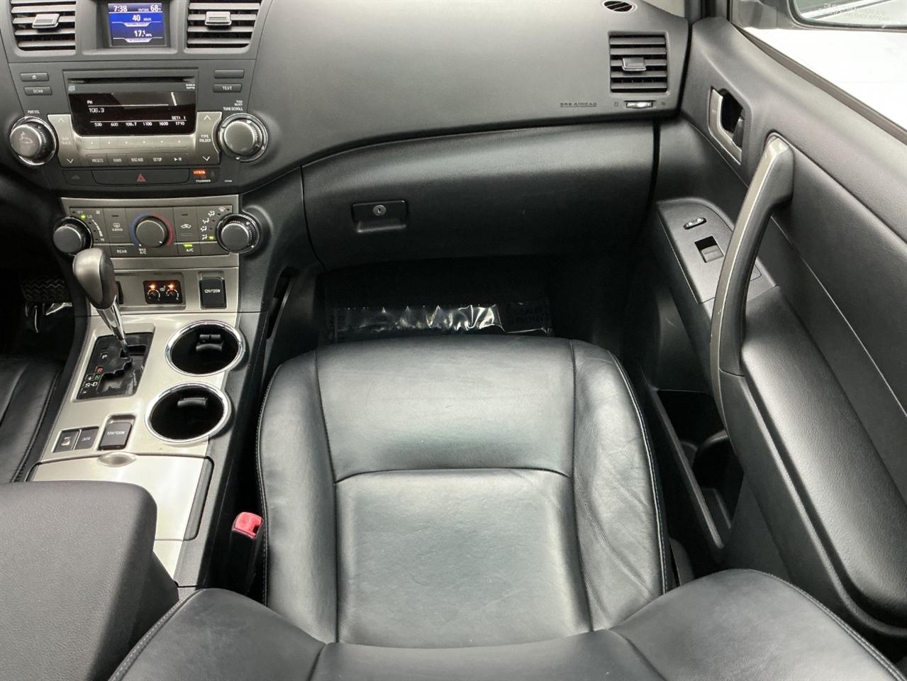 Toyota Highlander 4WD 4dr V6 (Natl) 2012