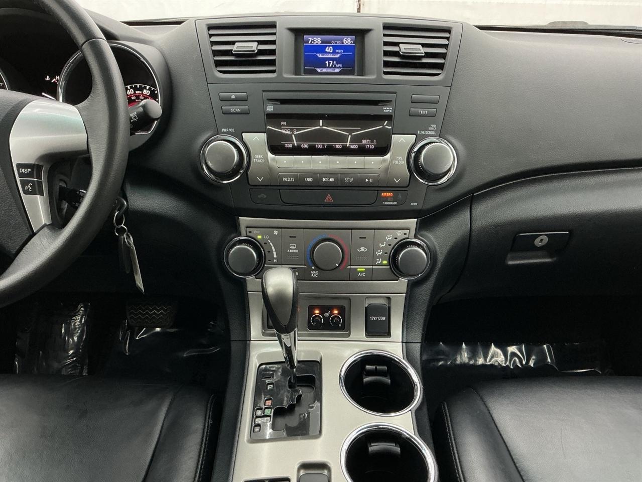 Toyota Highlander 4WD 4dr V6 (Natl) 2012