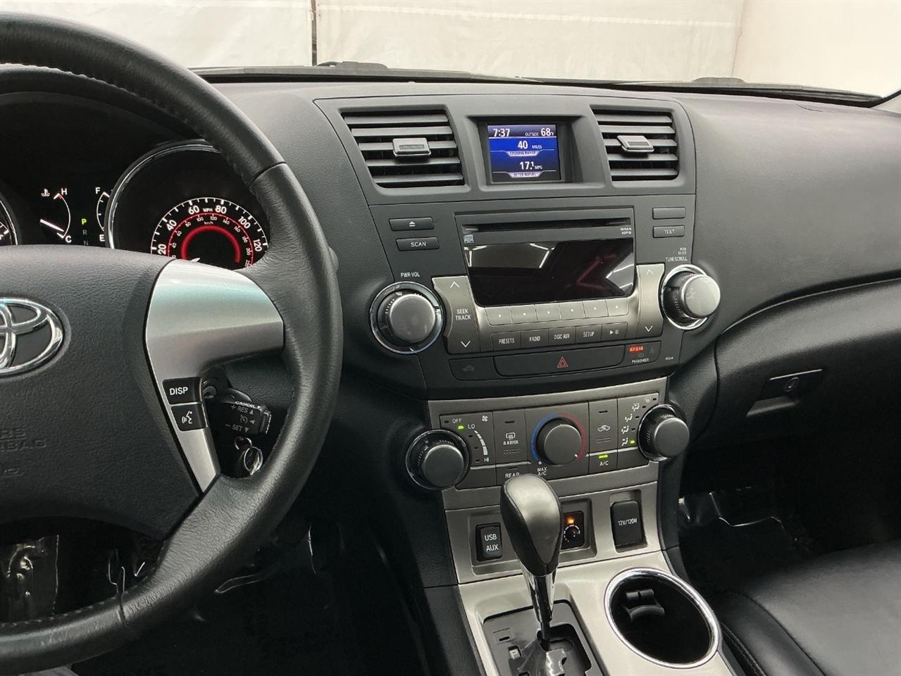Toyota Highlander 4WD 4dr V6 (Natl) 2012
