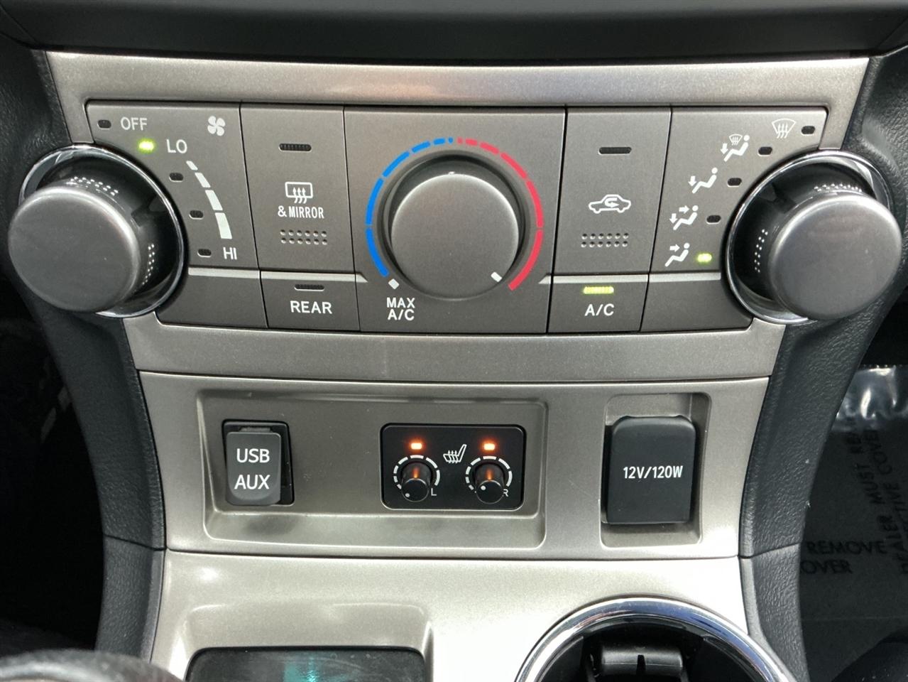 Toyota Highlander 4WD 4dr V6 (Natl) 2012