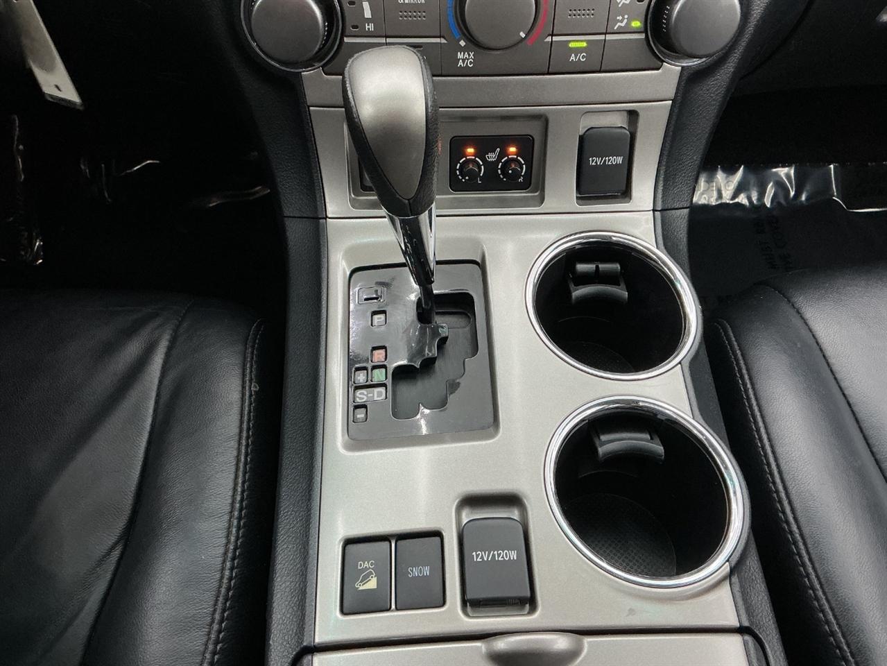 Toyota Highlander 4WD 4dr V6 (Natl) 2012