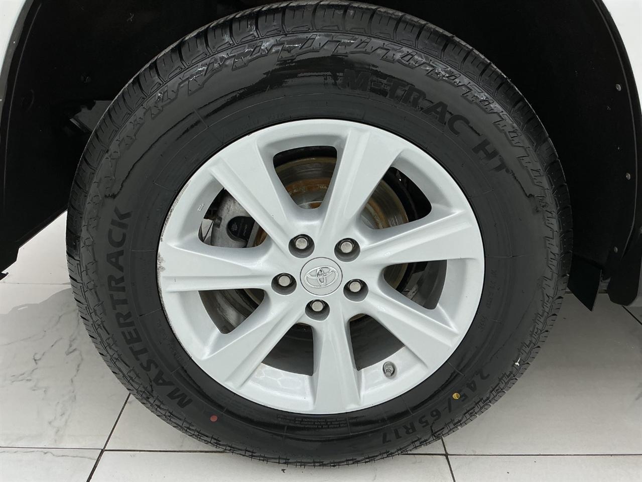 Toyota Highlander 4WD 4dr V6 (Natl) 2012