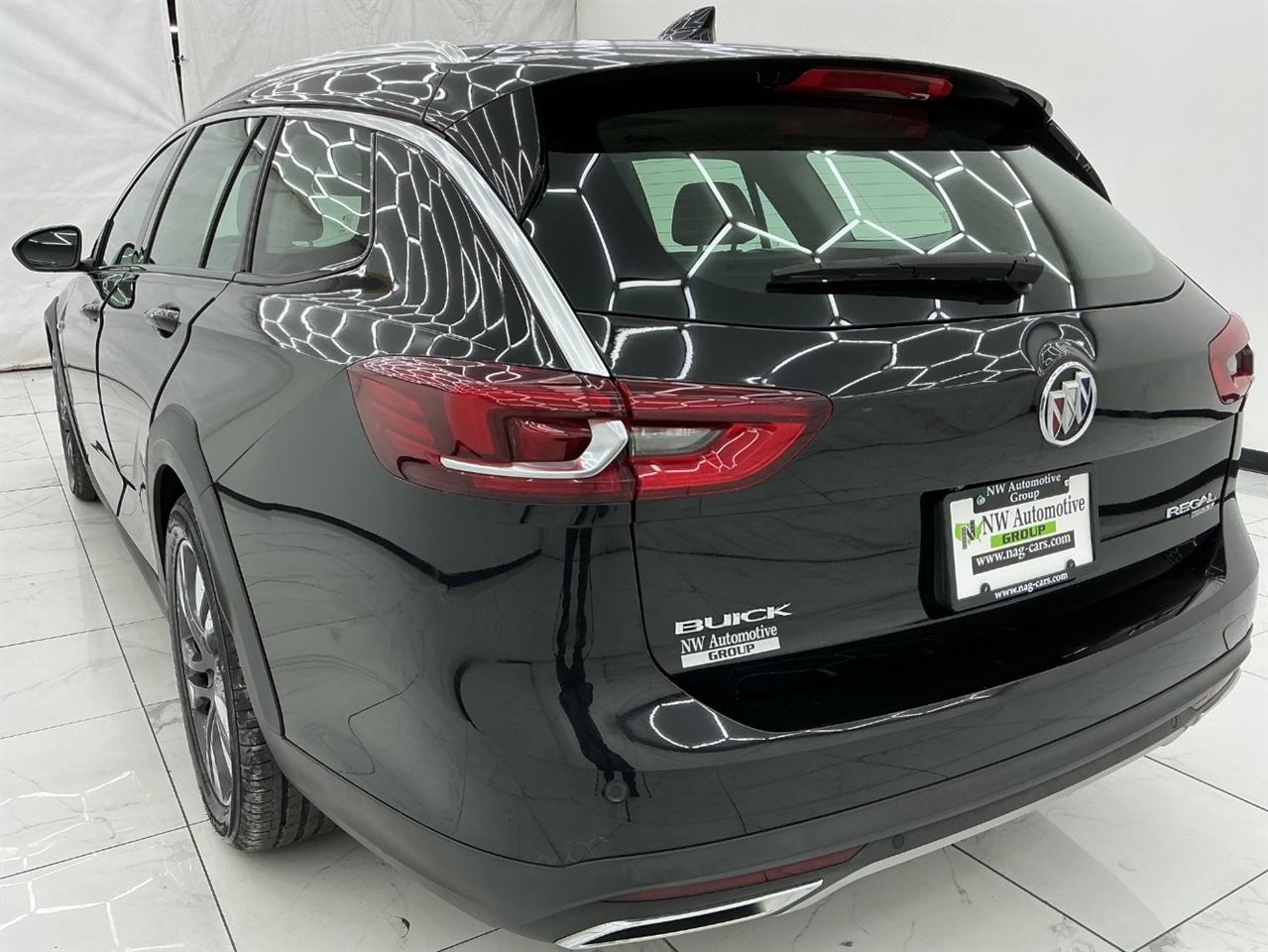 Buick Regal TourX 5dr Wgn Essence AWD 2018