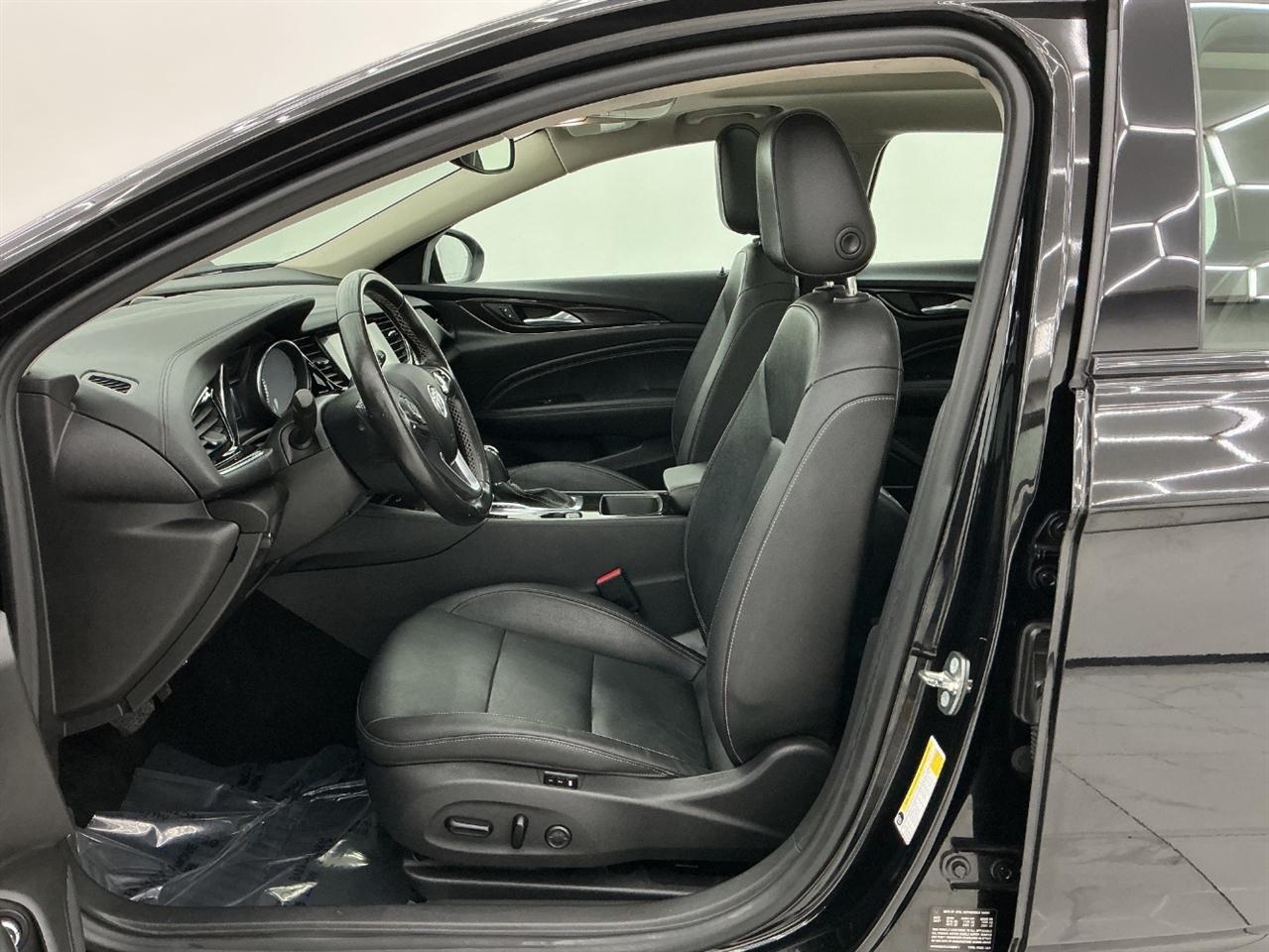 Buick Regal TourX 5dr Wgn Essence AWD 2018