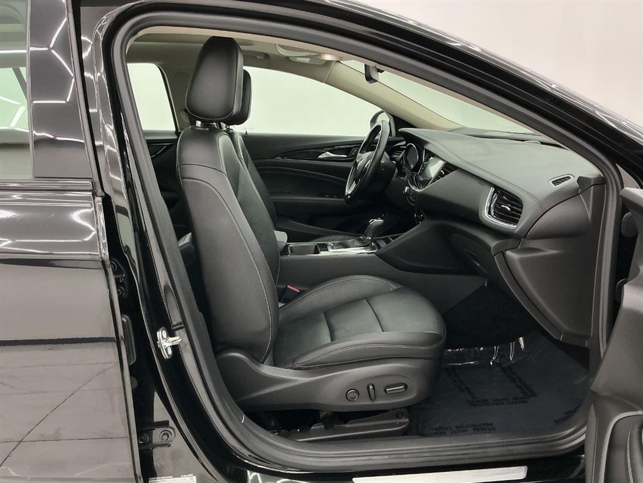 Buick Regal TourX 5dr Wgn Essence AWD 2018