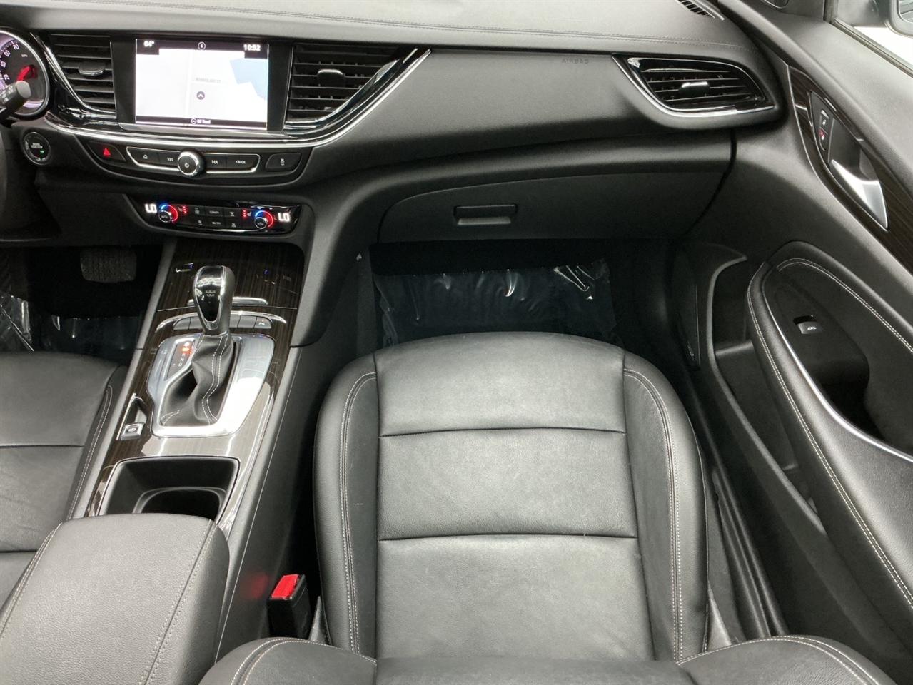Buick Regal TourX 5dr Wgn Essence AWD 2018