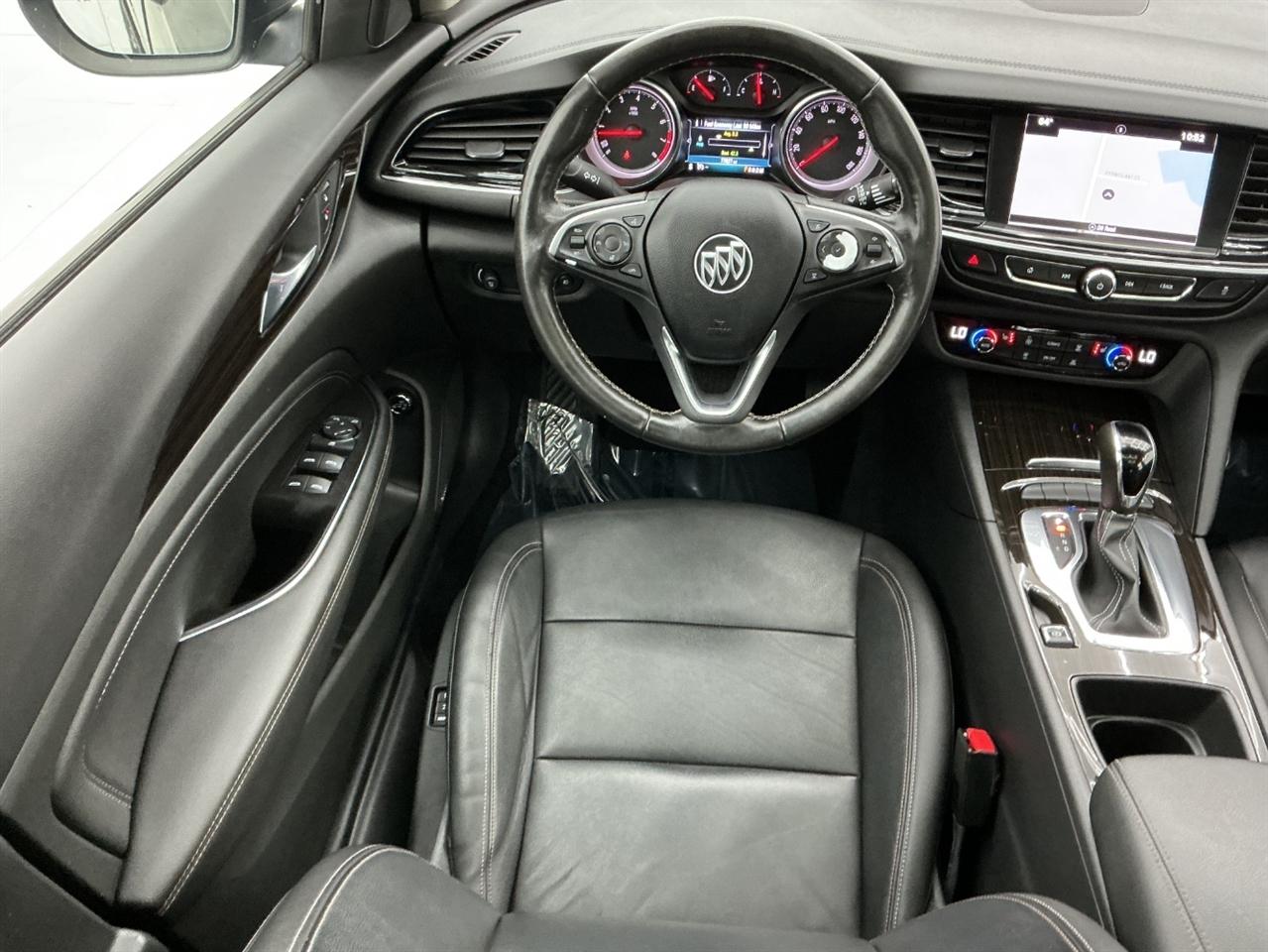 Buick Regal TourX 5dr Wgn Essence AWD 2018