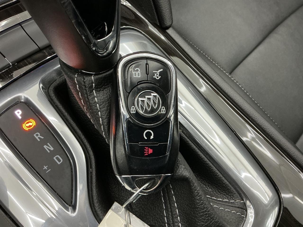Buick Regal TourX 5dr Wgn Essence AWD 2018