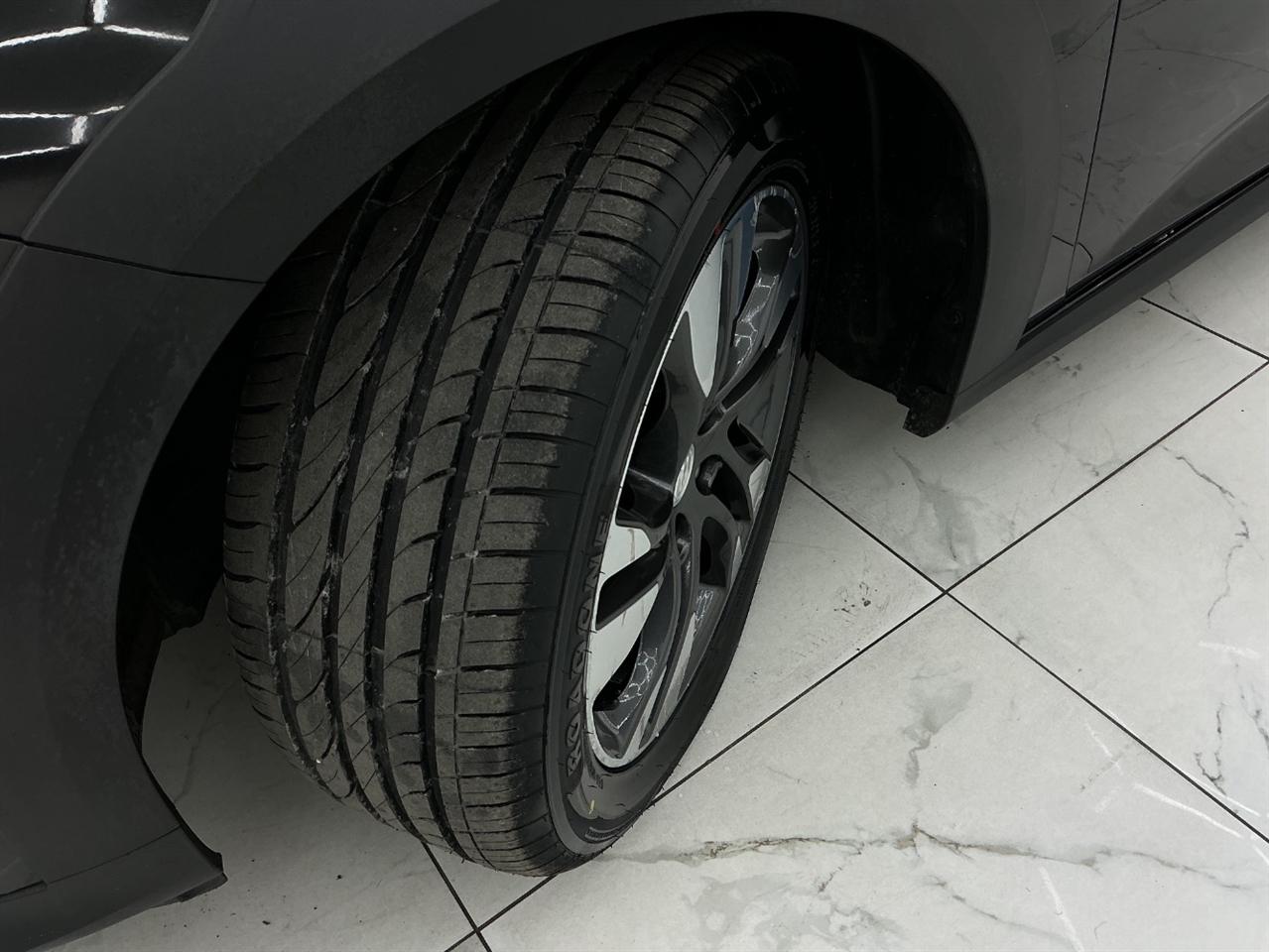 Buick Regal TourX 5dr Wgn Essence AWD 2018