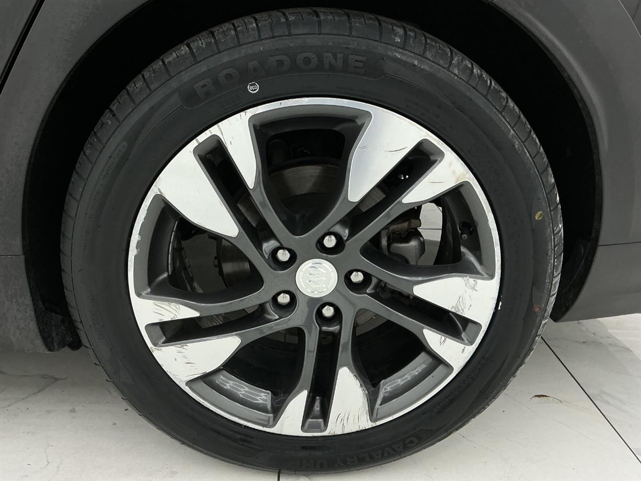 Buick Regal TourX 5dr Wgn Essence AWD 2018