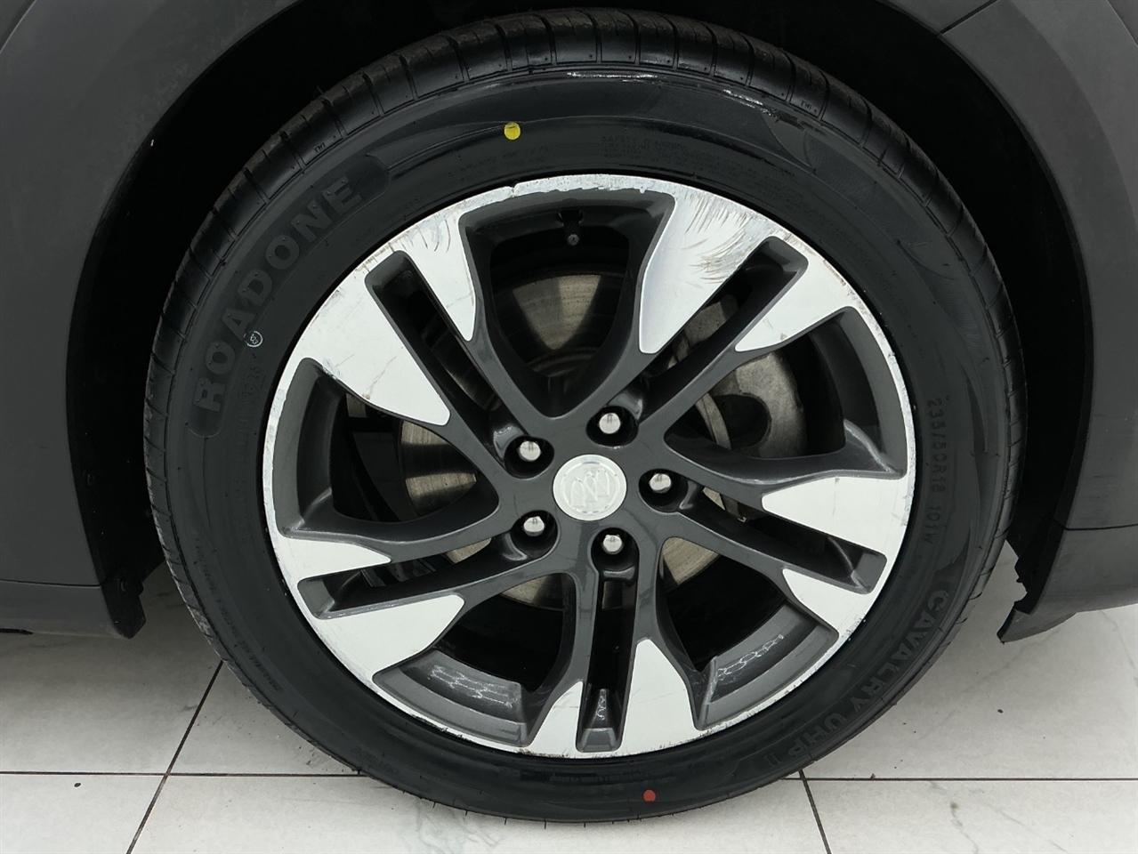 Buick Regal TourX 5dr Wgn Essence AWD 2018