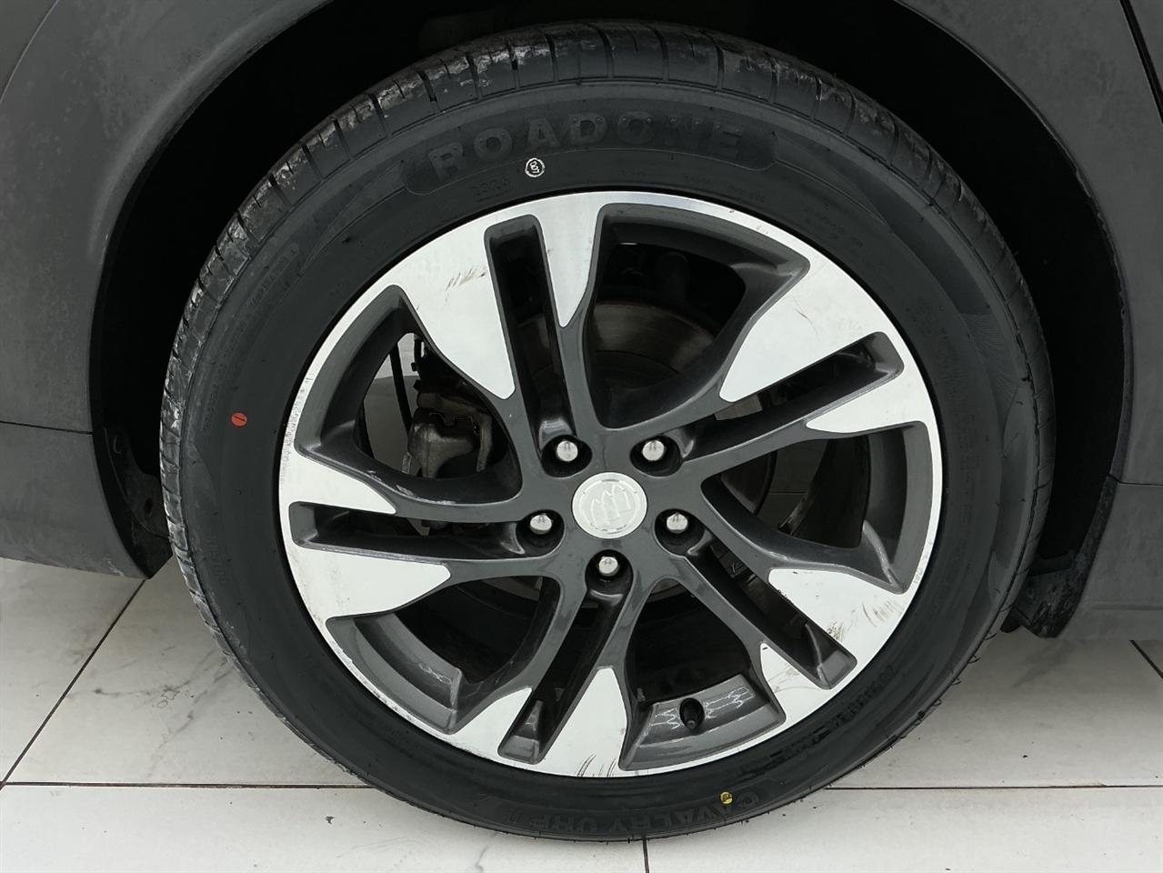Buick Regal TourX 5dr Wgn Essence AWD 2018