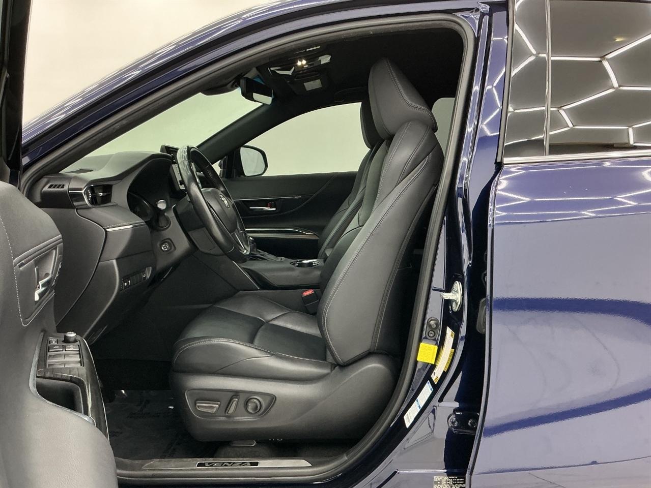 Toyota Venza Limited AWD (Natl) 2022