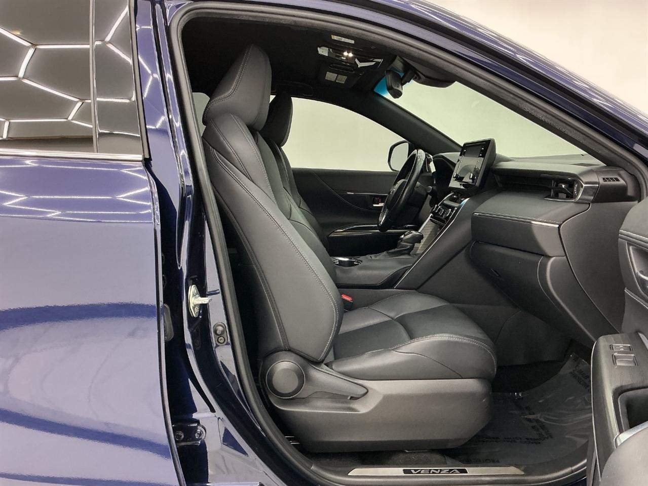 Toyota Venza Limited AWD (Natl) 2022