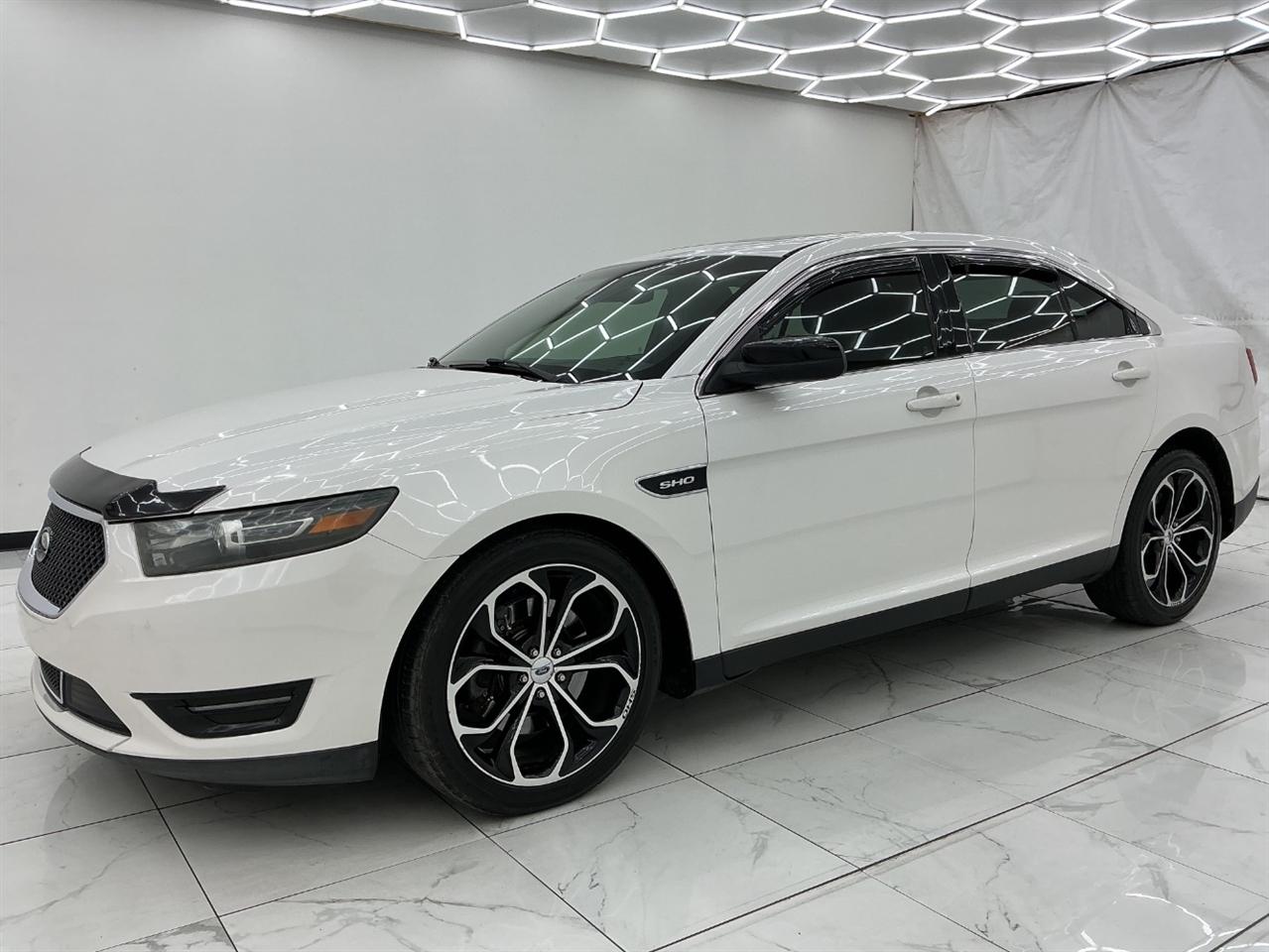 Ford Taurus 4dr Sdn SHO AWD 2014