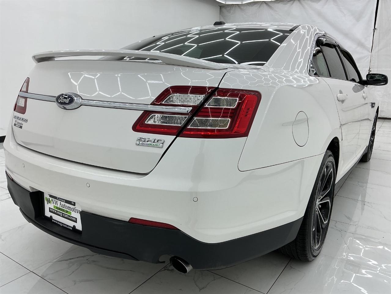 Ford Taurus 4dr Sdn SHO AWD 2014