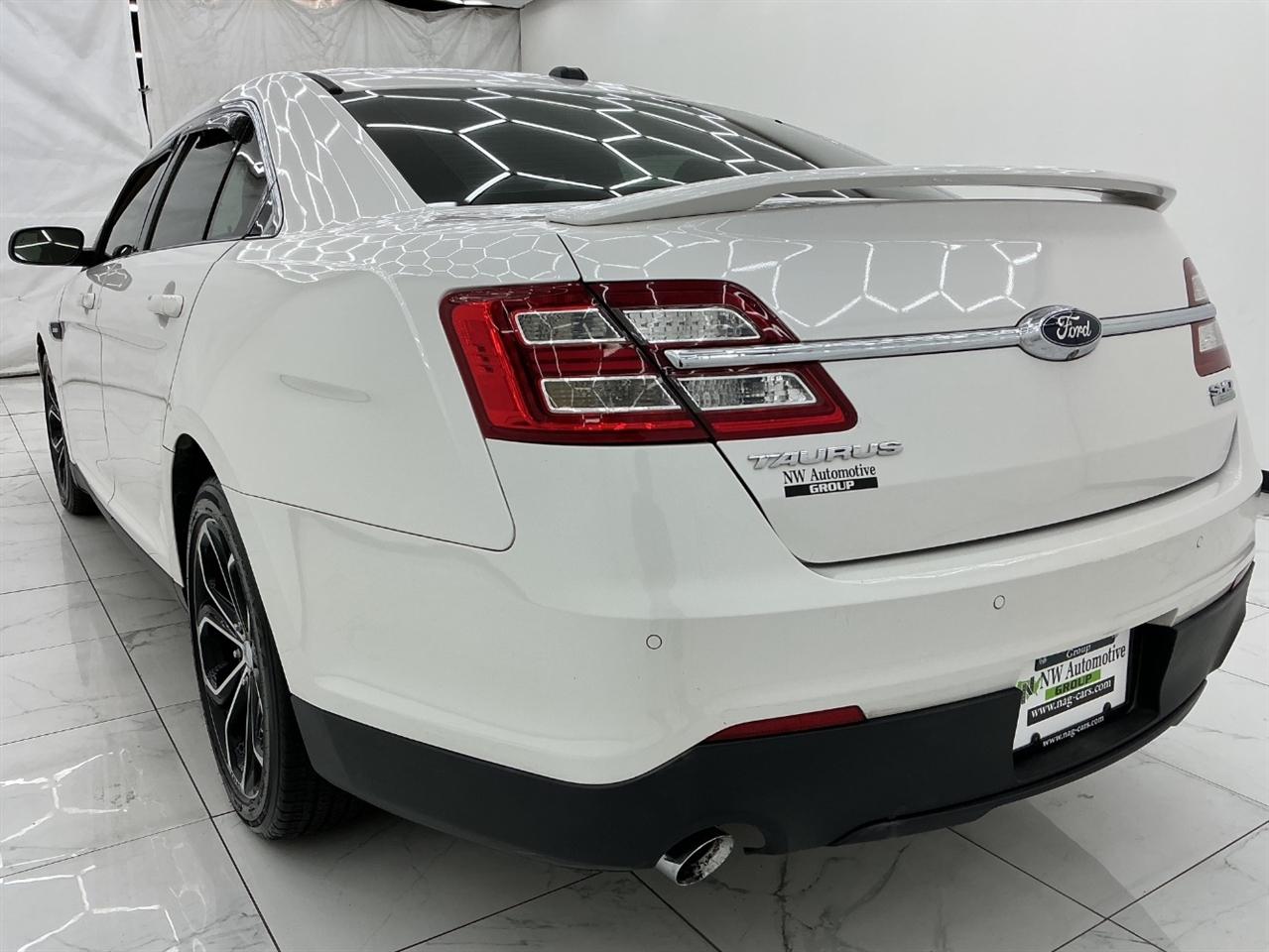 Ford Taurus 4dr Sdn SHO AWD 2014