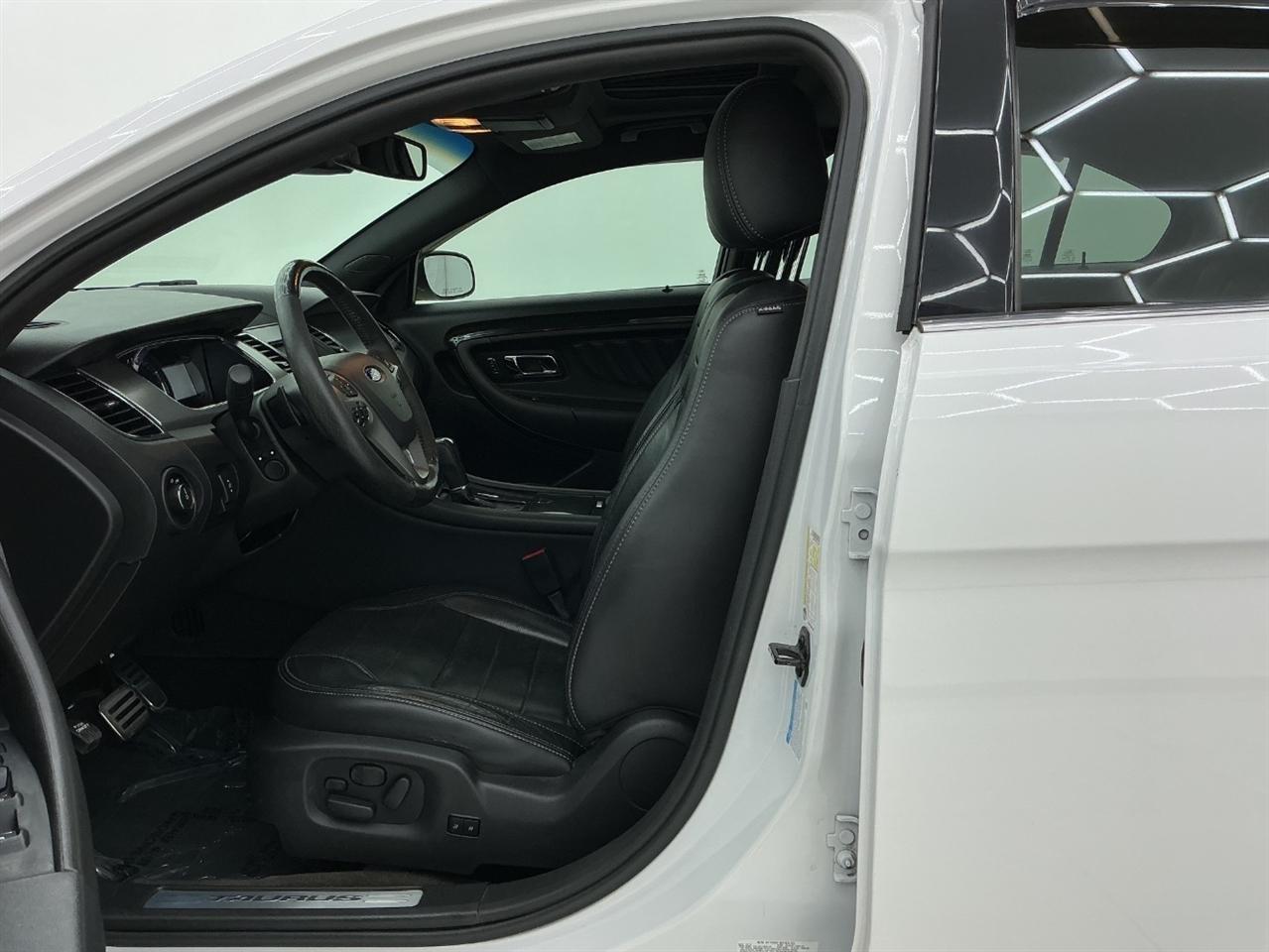 Ford Taurus 4dr Sdn SHO AWD 2014
